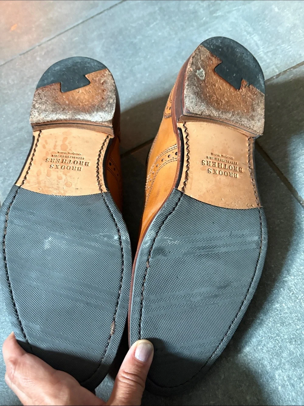 Brooks Brothers Classic Men’s Tan Leather Brogue Oxfords